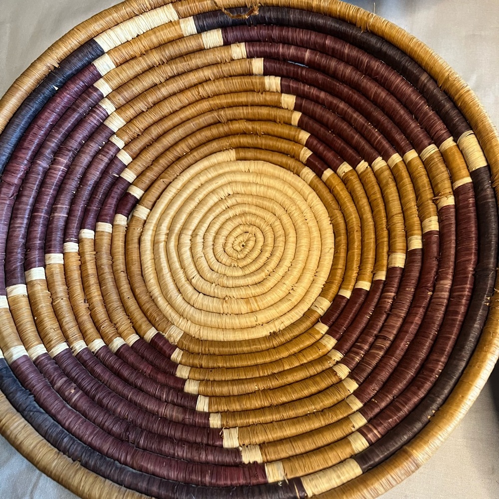 Wall Art set of 4 woven baskets - Picture 2 of 3